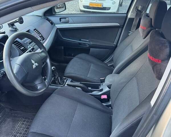 Бежевый Мицубиси Лансер, объемом двигателя 1.5 л и пробегом 187 тыс. км за 5500 $, фото 2 на Automoto.ua