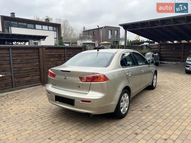 Бежевый Мицубиси Лансер, объемом двигателя 1.5 л и пробегом 230 тыс. км за 5950 $, фото 4 на Automoto.ua