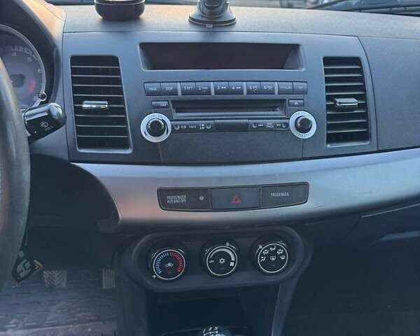 Бежевый Мицубиси Лансер, объемом двигателя 1.5 л и пробегом 187 тыс. км за 5500 $, фото 7 на Automoto.ua