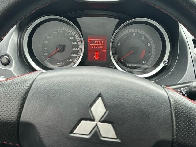 Бежевый Мицубиси Лансер, объемом двигателя 1.5 л и пробегом 250 тыс. км за 6000 $, фото 9 на Automoto.ua