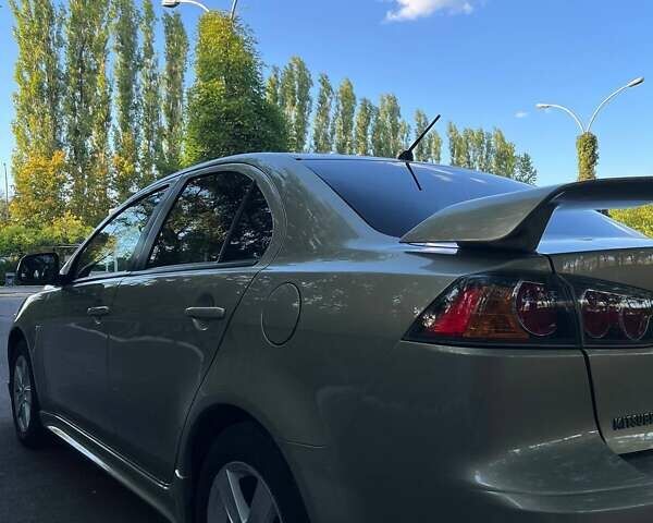 Бежевый Мицубиси Лансер, объемом двигателя 2 л и пробегом 146 тыс. км за 7750 $, фото 3 на Automoto.ua