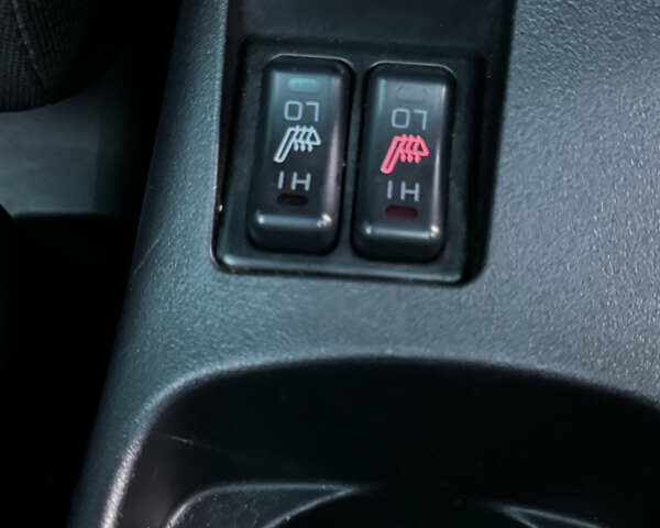 Бежевый Мицубиси Лансер, объемом двигателя 2 л и пробегом 225 тыс. км за 6999 $, фото 15 на Automoto.ua