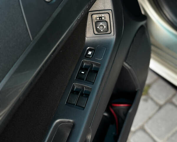 Бежевый Мицубиси Лансер, объемом двигателя 2 л и пробегом 225 тыс. км за 6999 $, фото 12 на Automoto.ua