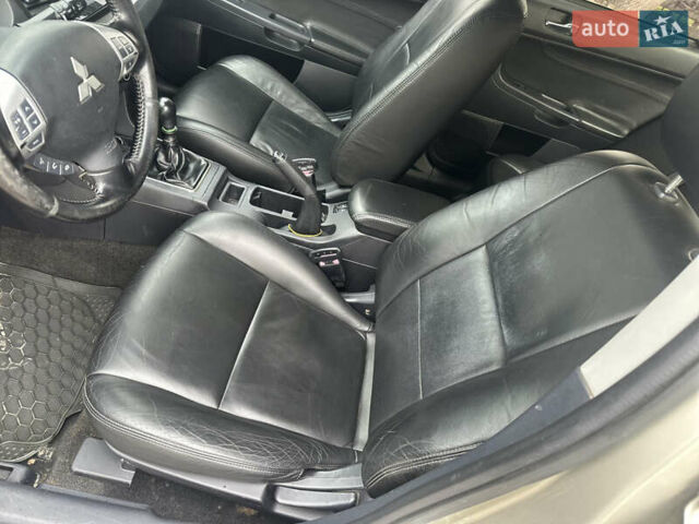 Бежевий Міцубісі Lancer, об'ємом двигуна 2 л та пробігом 312 тис. км за 4700 $, фото 11 на Automoto.ua
