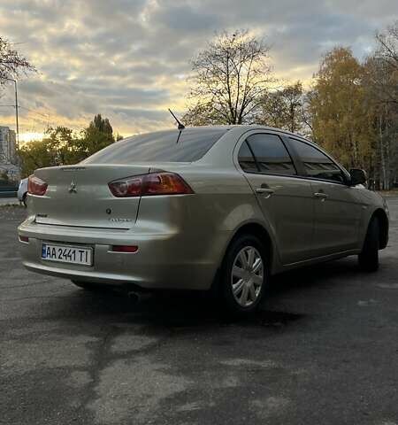 Мицубиси Лансер 2008 в Киеве на Automoto.ua Бежевый Мицубиси Лансер, объемом двигателя 1.5 л и пробегом 224 тыс. км за 5400 $, фото 3 на Automoto.ua