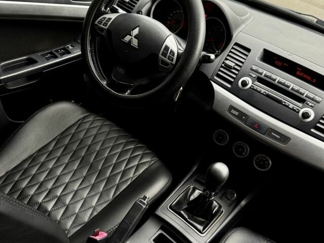 Бежевий Міцубісі Lancer, об'ємом двигуна 2 л та пробігом 280 тис. км за 8000 $, фото 7 на Automoto.ua