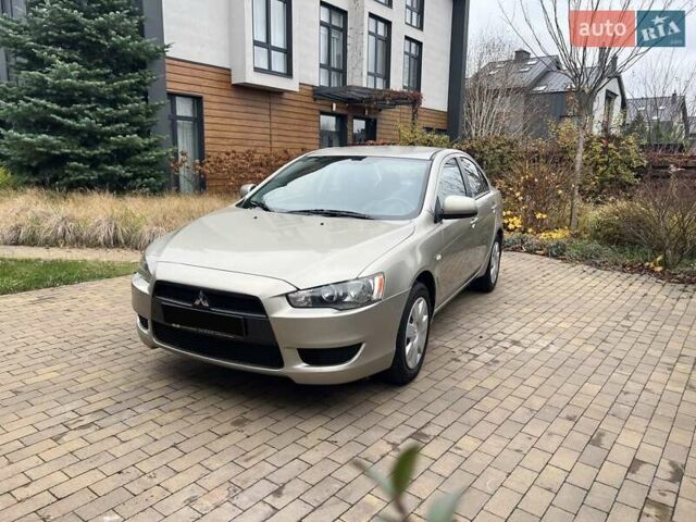 Бежевый Мицубиси Лансер, объемом двигателя 1.5 л и пробегом 230 тыс. км за 5950 $, фото 1 на Automoto.ua
