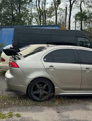 Бежевый Мицубиси Лансер, объемом двигателя 2 л и пробегом 225 тыс. км за 6999 $, фото 5 на Automoto.ua