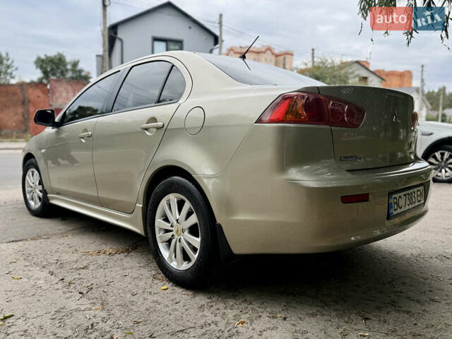 Бежевий Міцубісі Lancer, об'ємом двигуна 2 л та пробігом 280 тис. км за 8000 $, фото 2 на Automoto.ua