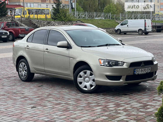 Бежевий Міцубісі Lancer, об'ємом двигуна 1.5 л та пробігом 160 тис. км за 4999 $, фото 1 на Automoto.ua