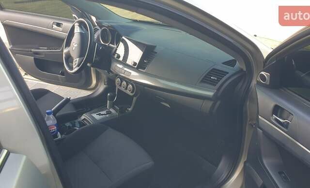 Бежевый Мицубиси Лансер, объемом двигателя 2 л и пробегом 280 тыс. км за 7600 $, фото 4 на Automoto.ua