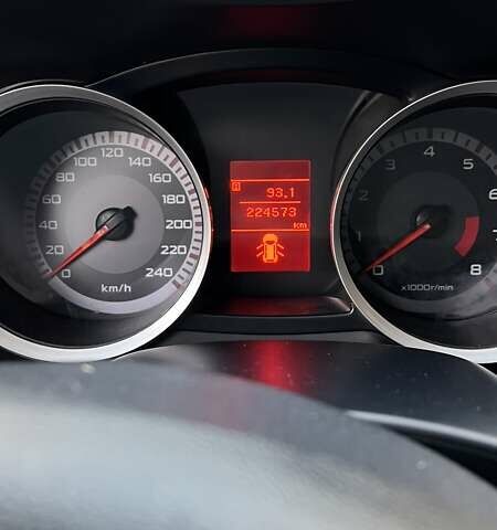 Мицубиси Лансер 2008 в Киеве на Automoto.ua Бежевый Мицубиси Лансер, объемом двигателя 1.5 л и пробегом 224 тыс. км за 5400 $, фото 13 на Automoto.ua