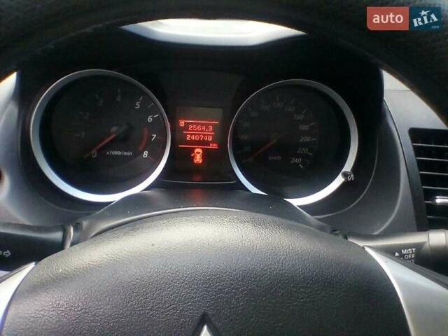 Бежевий Міцубісі Lancer, об'ємом двигуна 1.5 л та пробігом 240 тис. км за 6800 $, фото 6 на Automoto.ua