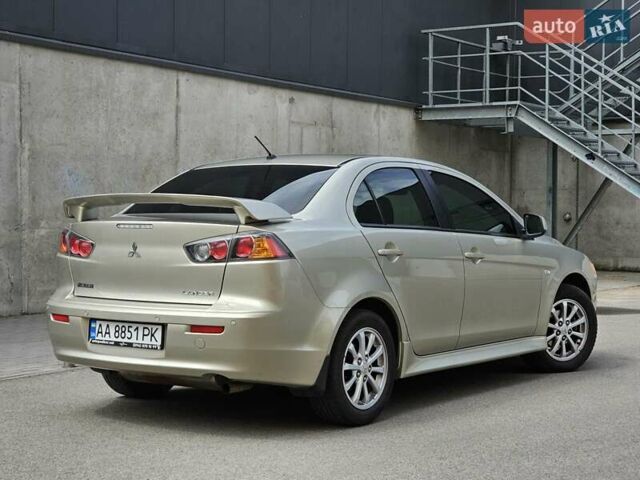 Бежевий Міцубісі Lancer, об'ємом двигуна 2 л та пробігом 191 тис. км за 8200 $, фото 4 на Automoto.ua