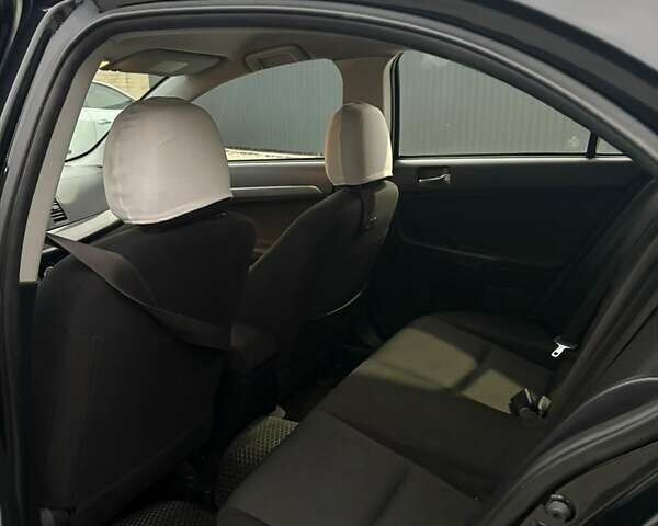Чорний Міцубісі Lancer, об'ємом двигуна 1.8 л та пробігом 330 тис. км за 7000 $, фото 11 на Automoto.ua