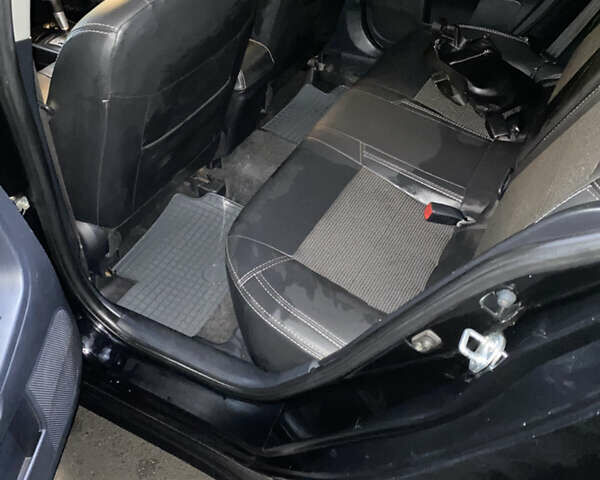 Черный Мицубиси Лансер, объемом двигателя 1.8 л и пробегом 220 тыс. км за 5500 $, фото 4 на Automoto.ua