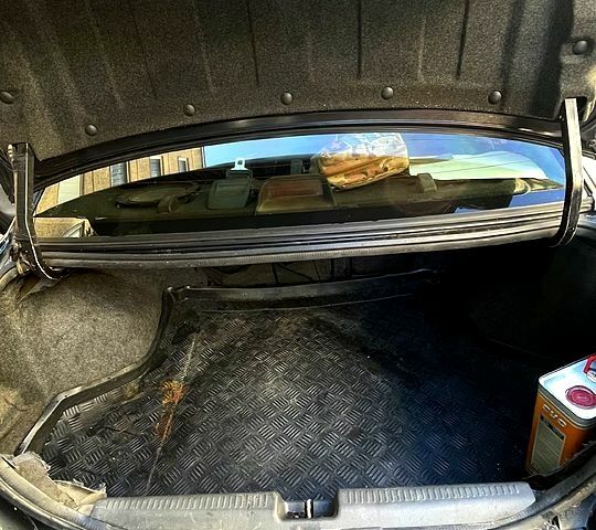 Черный Мицубиси Лансер, объемом двигателя 1.6 л и пробегом 200 тыс. км за 3000 $, фото 8 на Automoto.ua