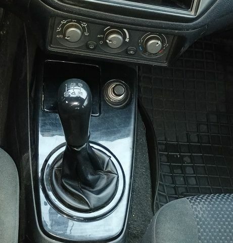 Чорний Міцубісі Lancer, об'ємом двигуна 1.6 л та пробігом 261 тис. км за 4400 $, фото 6 на Automoto.ua