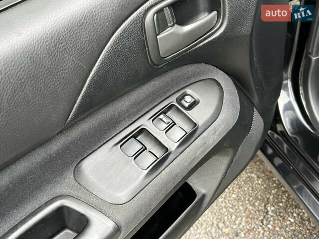 Черный Мицубиси Лансер, объемом двигателя 1.58 л и пробегом 300 тыс. км за 3850 $, фото 14 на Automoto.ua