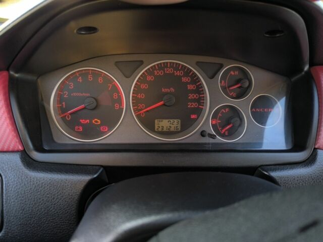 Чорний Міцубісі Lancer, об'ємом двигуна 2 л та пробігом 261 тис. км за 2700 $, фото 9 на Automoto.ua