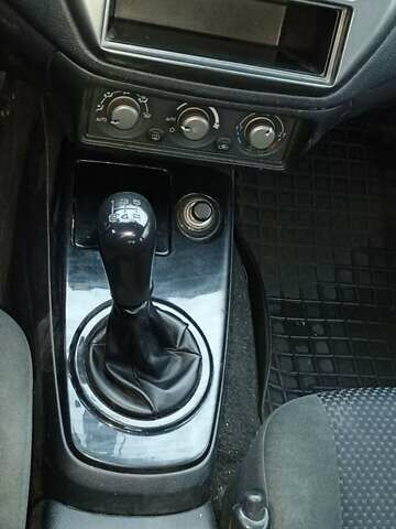 Черный Мицубиси Лансер, объемом двигателя 1.58 л и пробегом 261 тыс. км за 4400 $, фото 4 на Automoto.ua