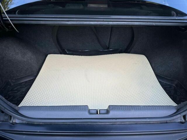 Черный Мицубиси Лансер, объемом двигателя 1.6 л и пробегом 289 тыс. км за 3200 $, фото 5 на Automoto.ua