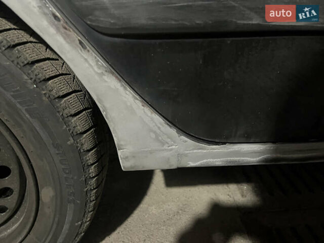 Черный Мицубиси Лансер, объемом двигателя 1.58 л и пробегом 250 тыс. км за 2450 $, фото 9 на Automoto.ua