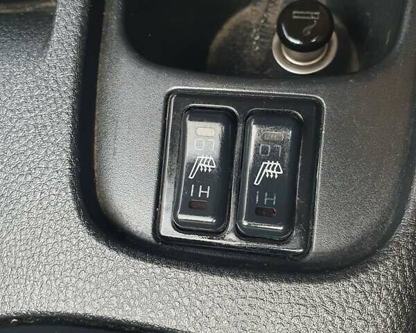 Черный Мицубиси Лансер, объемом двигателя 1.58 л и пробегом 222 тыс. км за 2999 $, фото 13 на Automoto.ua