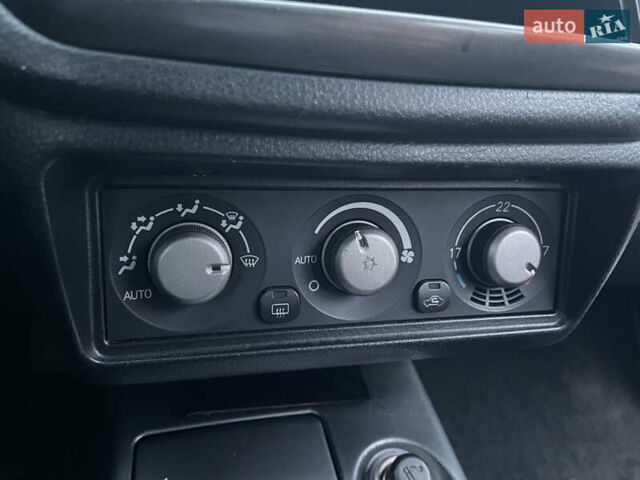 Чорний Міцубісі Lancer, об'ємом двигуна 1.58 л та пробігом 196 тис. км за 3800 $, фото 17 на Automoto.ua