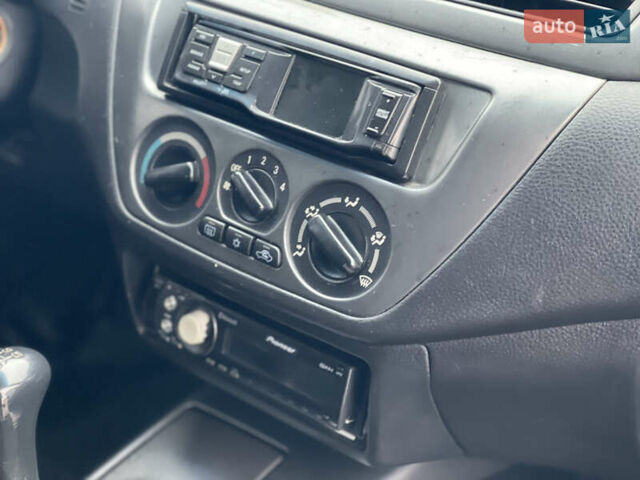 Чорний Міцубісі Lancer, об'ємом двигуна 1.58 л та пробігом 230 тис. км за 3350 $, фото 19 на Automoto.ua