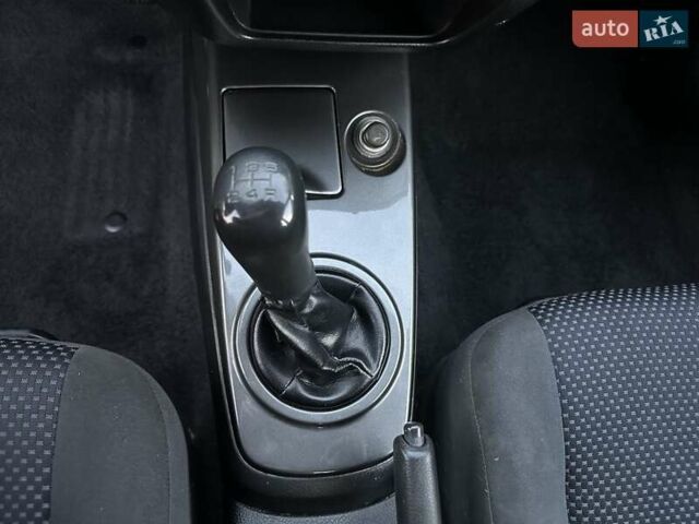 Черный Мицубиси Лансер, объемом двигателя 1.58 л и пробегом 139 тыс. км за 5200 $, фото 35 на Automoto.ua