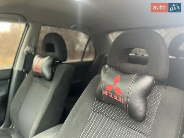 Черный Мицубиси Лансер, объемом двигателя 1.6 л и пробегом 272 тыс. км за 2800 $, фото 7 на Automoto.ua