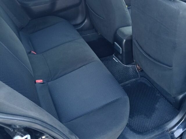 Черный Мицубиси Лансер, объемом двигателя 1.6 л и пробегом 301 тыс. км за 4300 $, фото 5 на Automoto.ua