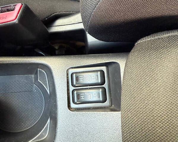 Черный Мицубиси Лансер, объемом двигателя 2 л и пробегом 219 тыс. км за 6400 $, фото 13 на Automoto.ua