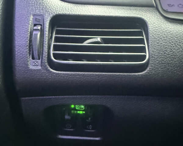 Чорний Міцубісі Lancer, об'ємом двигуна 1.58 л та пробігом 256 тис. км за 3700 $, фото 26 на Automoto.ua