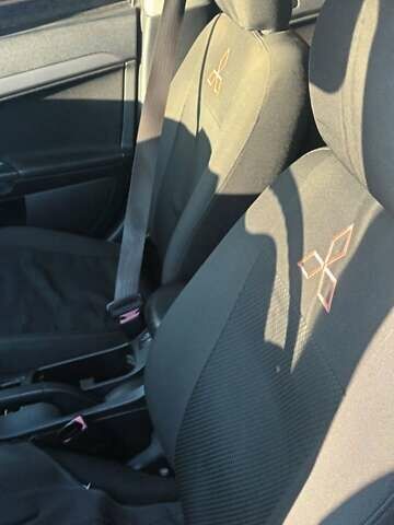 Черный Мицубиси Лансер, объемом двигателя 1.5 л и пробегом 270 тыс. км за 4999 $, фото 3 на Automoto.ua