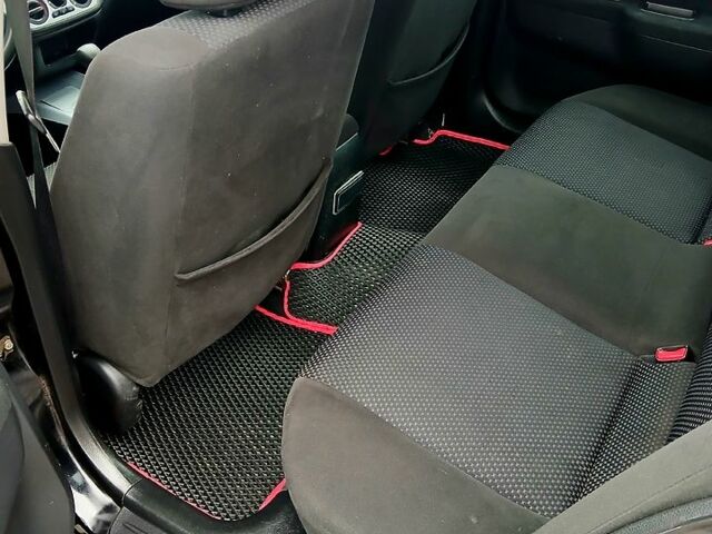 Чорний Міцубісі Lancer, об'ємом двигуна 1.6 л та пробігом 240 тис. км за 4700 $, фото 10 на Automoto.ua