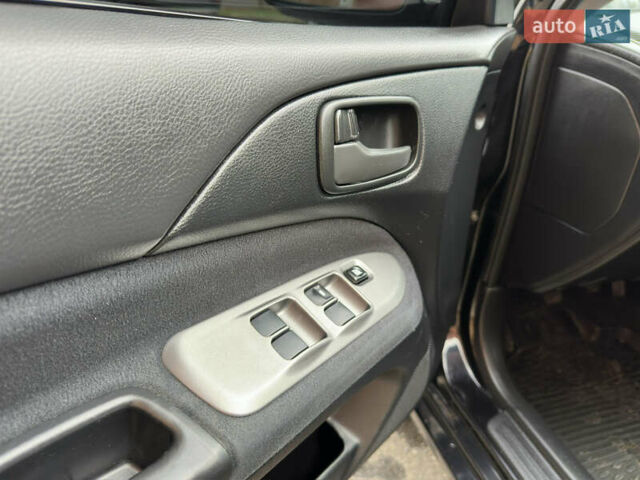 Чорний Міцубісі Lancer, об'ємом двигуна 1.58 л та пробігом 173 тис. км за 4700 $, фото 11 на Automoto.ua