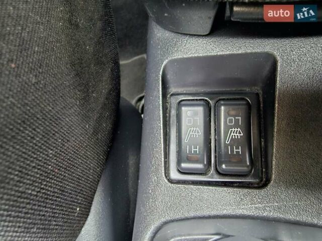 Міцубісі Lancer 2007 у Києві на Automoto.ua Чорний Міцубісі Lancer, об'ємом двигуна 2 л та пробігом 115 тис. км за 5000 $, фото 22 на Automoto.ua