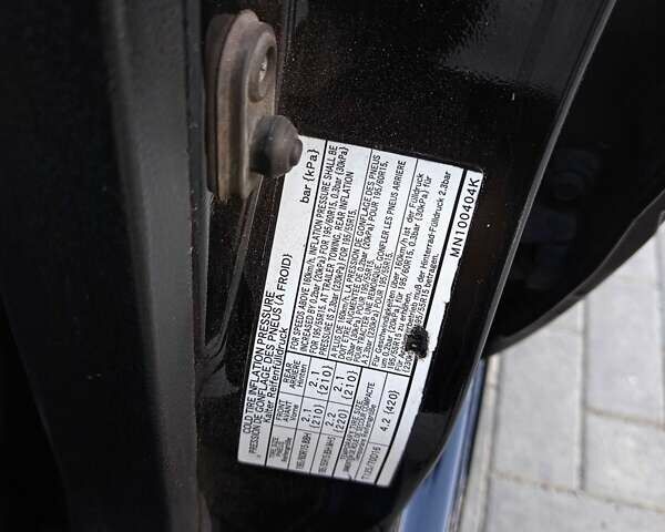 Черный Мицубиси Лансер, объемом двигателя 1.6 л и пробегом 320 тыс. км за 4500 $, фото 7 на Automoto.ua