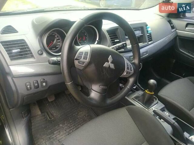 Чорний Міцубісі Lancer, об'ємом двигуна 2 л та пробігом 183 тис. км за 5000 $, фото 2 на Automoto.ua