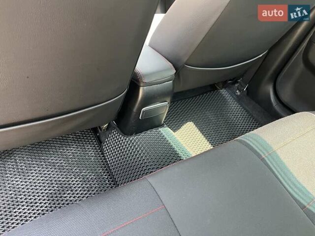 Чорний Міцубісі Lancer, об'ємом двигуна 1.6 л та пробігом 296 тис. км за 4200 $, фото 29 на Automoto.ua