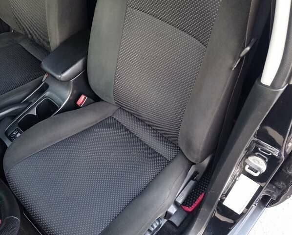 Чорний Міцубісі Lancer, об'ємом двигуна 1.58 л та пробігом 286 тис. км за 4950 $, фото 18 на Automoto.ua