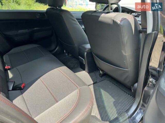 Чорний Міцубісі Lancer, об'ємом двигуна 1.6 л та пробігом 296 тис. км за 4200 $, фото 41 на Automoto.ua