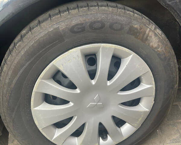 Черный Мицубиси Лансер, объемом двигателя 1.58 л и пробегом 469 тыс. км за 4600 $, фото 5 на Automoto.ua