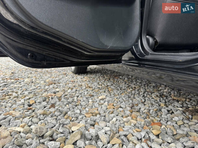 Черный Мицубиси Лансер, объемом двигателя 1.58 л и пробегом 202 тыс. км за 4100 $, фото 9 на Automoto.ua