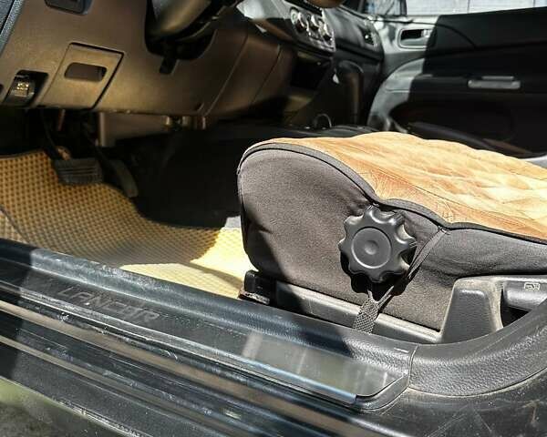 Чорний Міцубісі Lancer, об'ємом двигуна 1.6 л та пробігом 294 тис. км за 6500 $, фото 12 на Automoto.ua