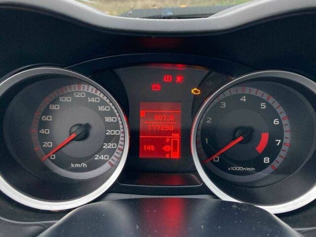 Чорний Міцубісі Lancer, об'ємом двигуна 2 л та пробігом 180 тис. км за 7500 $, фото 6 на Automoto.ua