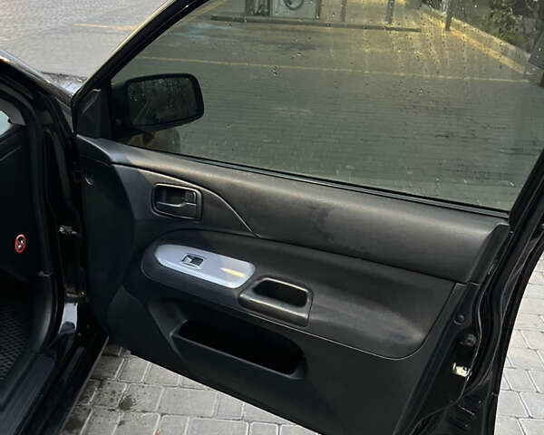 Чорний Міцубісі Lancer, об'ємом двигуна 1.6 л та пробігом 277 тис. км за 3900 $, фото 5 на Automoto.ua