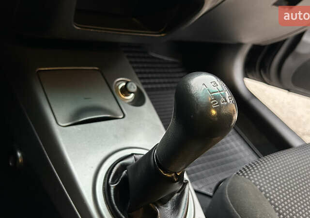 Чорний Міцубісі Lancer, об'ємом двигуна 1.58 л та пробігом 167 тис. км за 4800 $, фото 12 на Automoto.ua